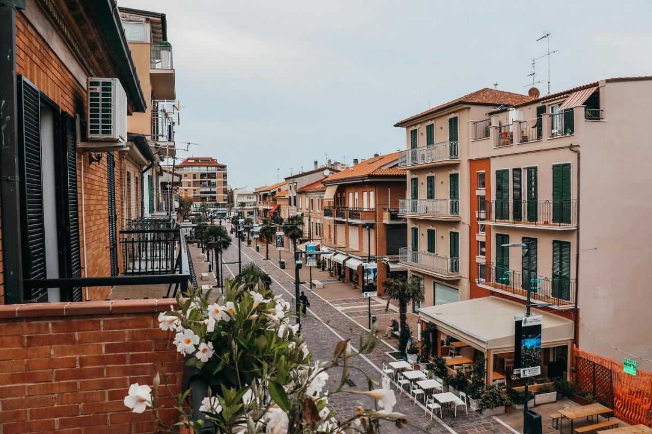 Battisti 56 Ξενοδοχείο Porto SantʼElpidio Εξωτερικό φωτογραφία